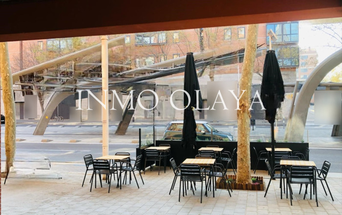 Bar Restaurante - Transfer - Barcelona - Puerto Olímpico