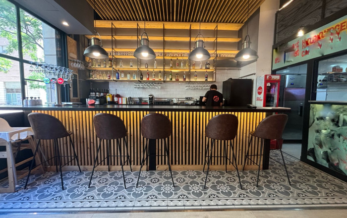 Bar Restaurante - Transfer - Barcelona -
                Sant Andreu