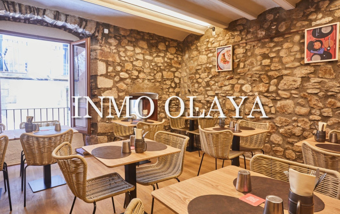 Bar Restaurante - Transfert - Girona -
                Girona