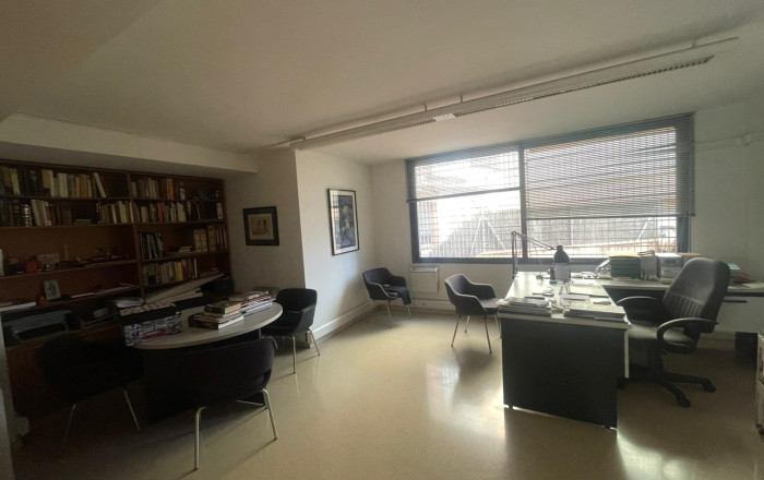 Local comercial - Location longue durée - Barcelona -
                Les corts