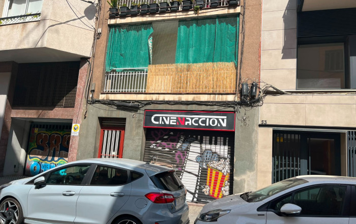Local comercial - Sale - Barcelona -
                Guinardo