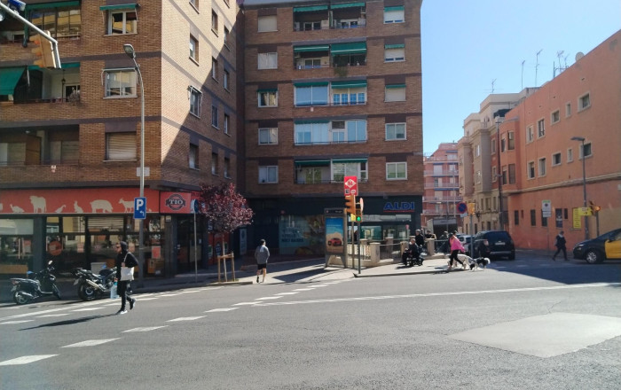 Local comercial - Venta en rentabilidad - Barcelona -
                Nou Barris