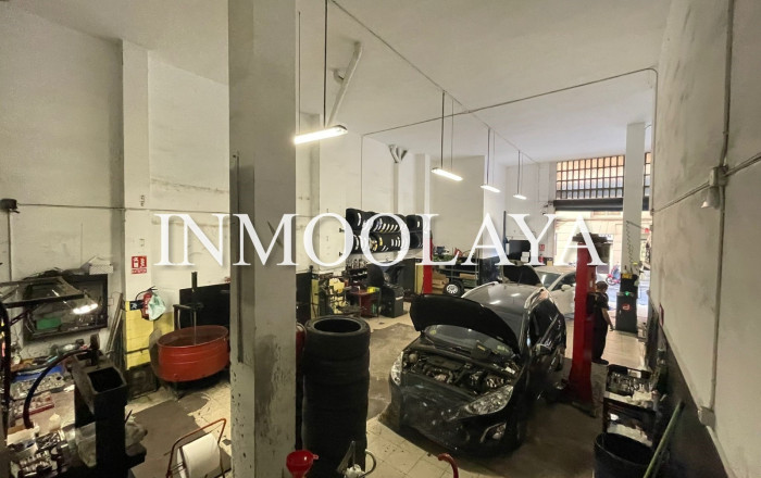 Local comercial - Venta en rentabilidad - Barcelona -
                Sants