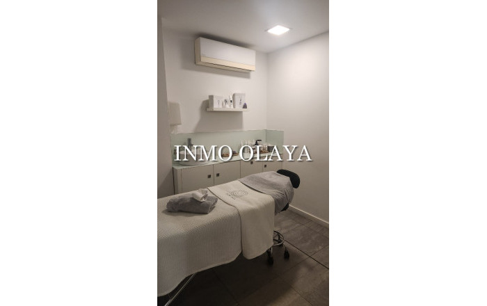 Peluquerias y Estetica - Transfer - Figueres -
                Figueres