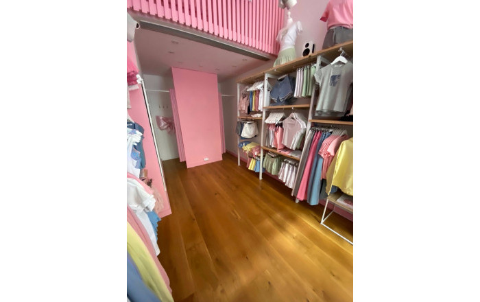 Tiendas - Transfer - Barcelona -
                Eixample