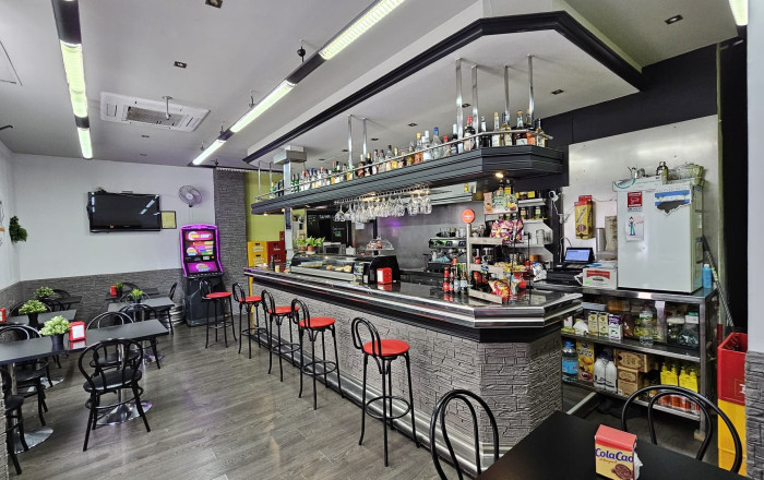 Traspaso - Bar-Cafeteria -
L'Hospitalet de Llobregat - Centre