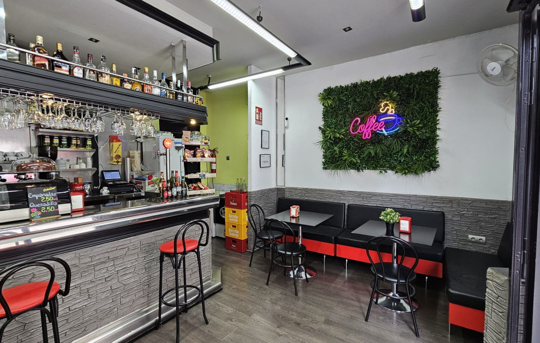 Traspaso - Bar-Cafeteria -
L'Hospitalet de Llobregat - Centre