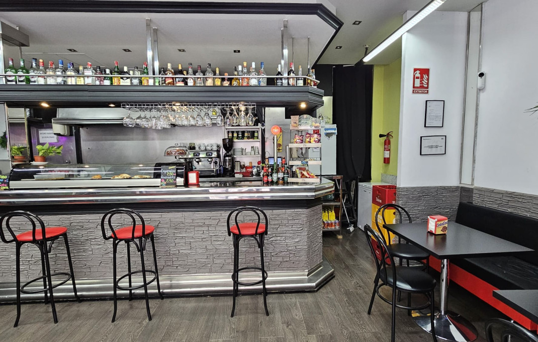 Traspaso - Bar-Cafeteria -
L'Hospitalet de Llobregat - Centre