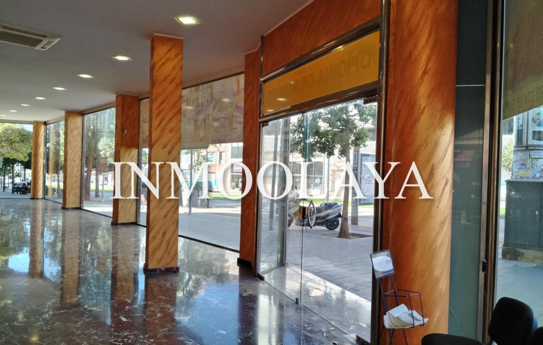 Venta - Local comercial -
Esplugues de Llobregat