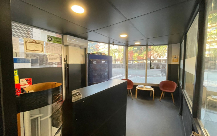 Venta en rentabilidad - Local comercial -
Barcelona - Sants