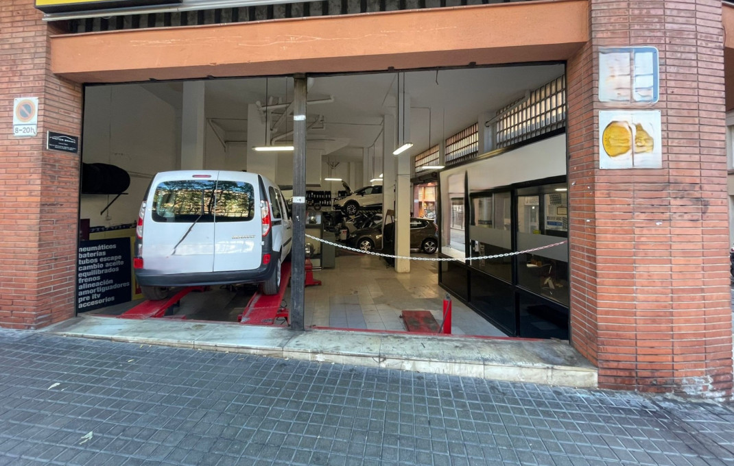 Venta en rentabilidad - Local comercial -
Barcelona - Sants