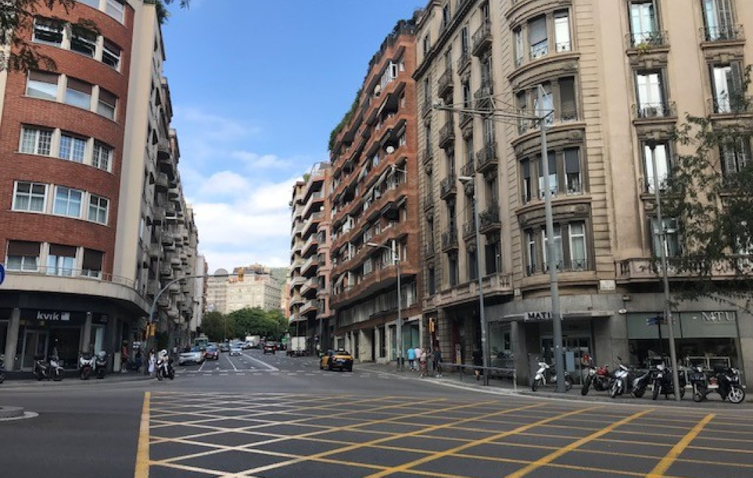 Traspaso - Restaurante -
Barcelona - Eixample