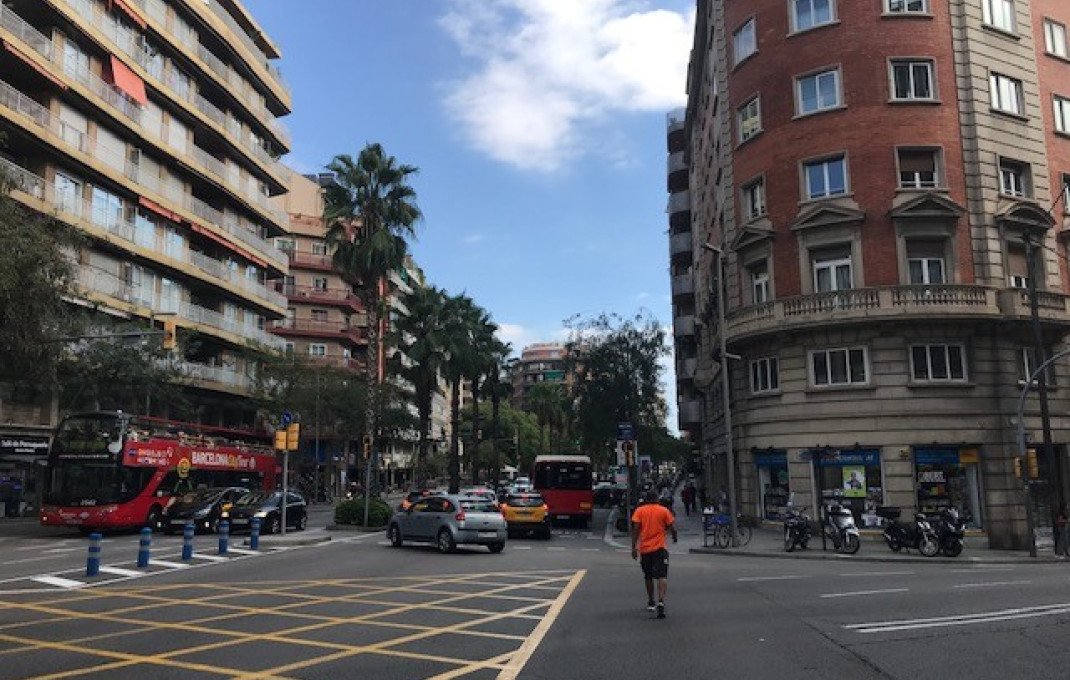 Traspaso - Restaurante -
Barcelona - Eixample