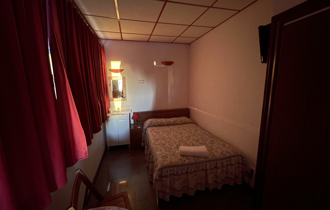 Traspaso - Hostal -
Barcelona - Sants
