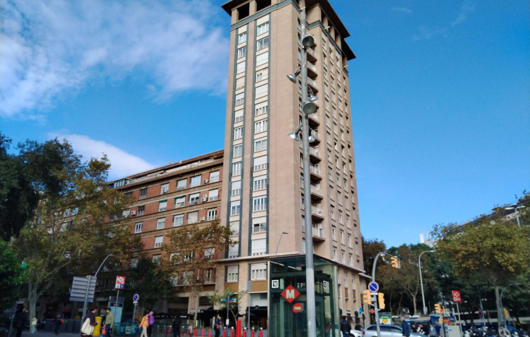 Venta - Local comercial -
Barcelona - Sants