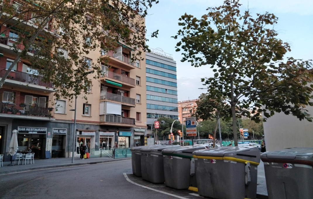 Venta - Local comercial -
Barcelona - Sants