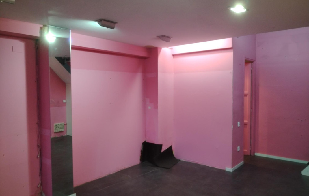 Venta - Local comercial -
Barcelona - Sants