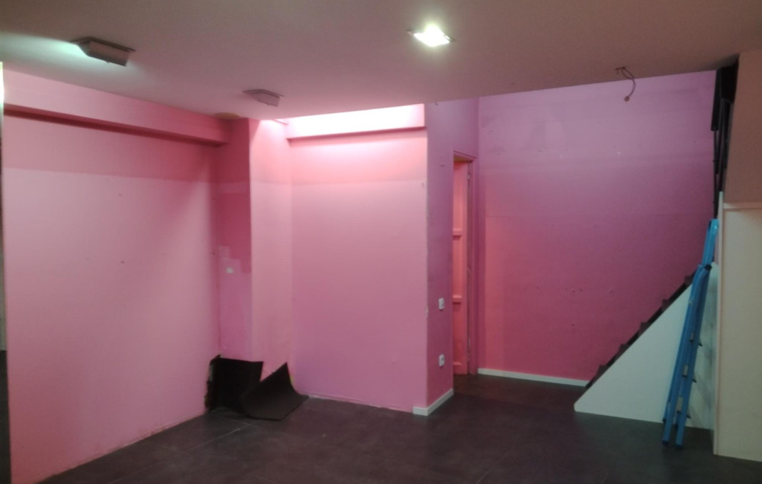 Venta - Local comercial -
Barcelona - Sants