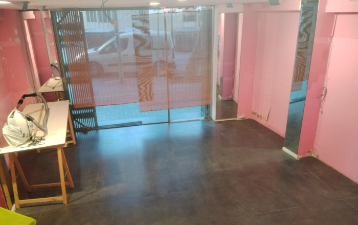 Venta - Local comercial -
Barcelona - Sants