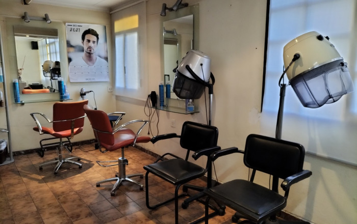 Traspaso - Peluquerias y Estetica -
Cornella de Llobregat - Sant Ildefons