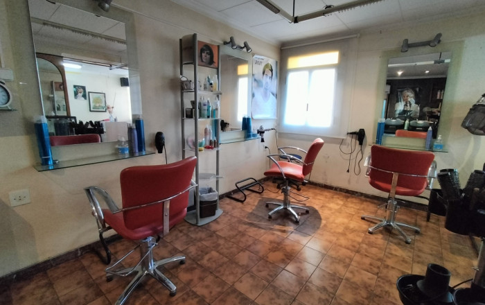 Traspaso - Peluquerias y Estetica -
Cornella de Llobregat - Sant Ildefons