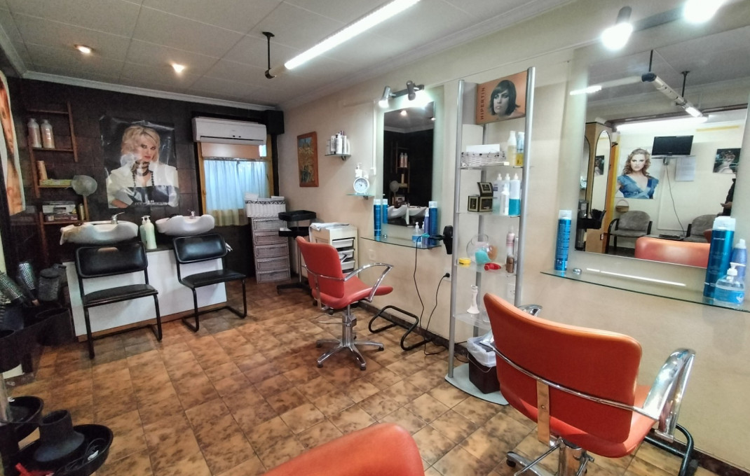 Traspaso - Peluquerias y Estetica -
Cornella de Llobregat - Sant Ildefons