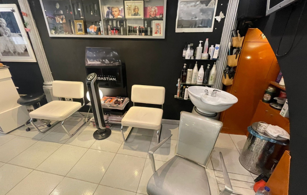 Traspaso - Peluquerias y Estetica -
Barcelona - Ciutat Vella