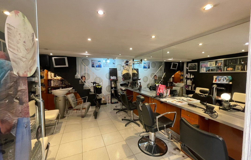 Traspaso - Peluquerias y Estetica -
Barcelona - Ciutat Vella