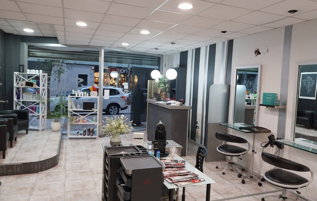 Traspaso - Peluquerias y Estetica -
Terrassa