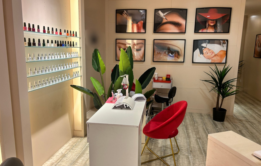 Traspaso - Peluquerias y Estetica -
Cornella de Llobregat - Almeda