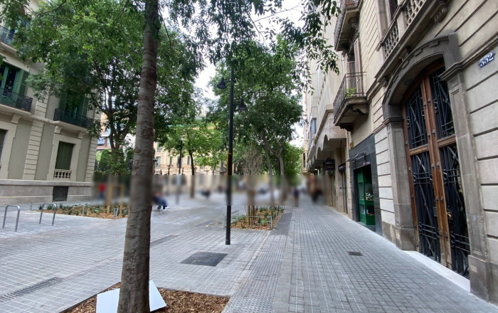 Alquiler - Local comercial -
Barcelona - Eixample Derecho