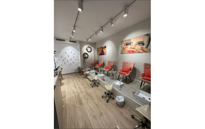 Traspaso - Peluquerias y Estetica -
Barcelona - Les corts