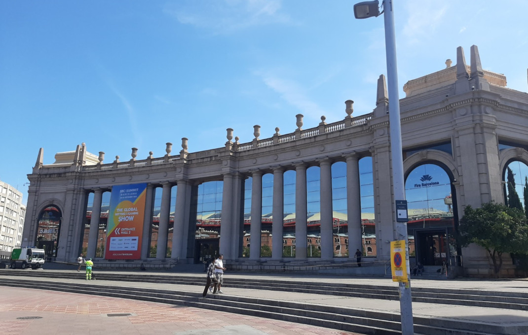 Venta - Local comercial -
Barcelona - Plaza España