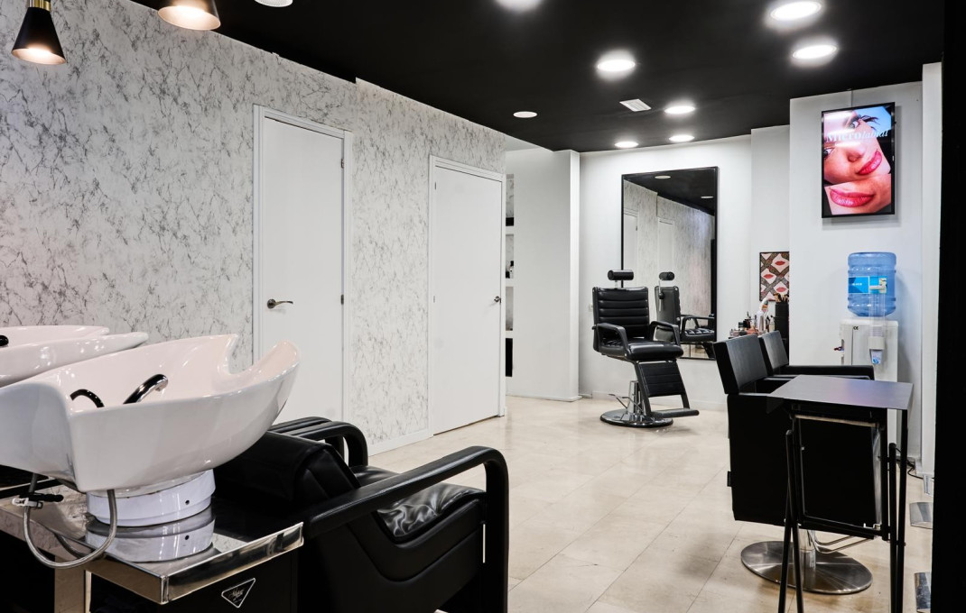 Traspaso - Peluquerias y Estetica -
Barcelona - Eixample Derecho