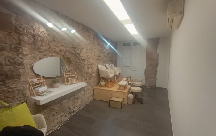 Traspaso - Peluquerias y Estetica -
Barcelona - Ciutat Vella