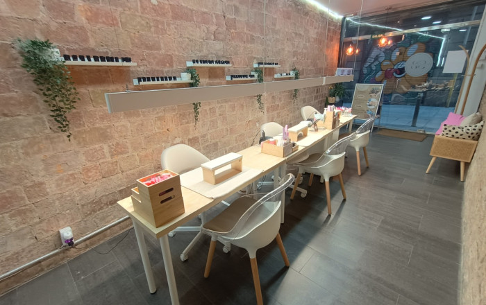 Traspaso - Peluquerias y Estetica -
Barcelona - Ciutat Vella