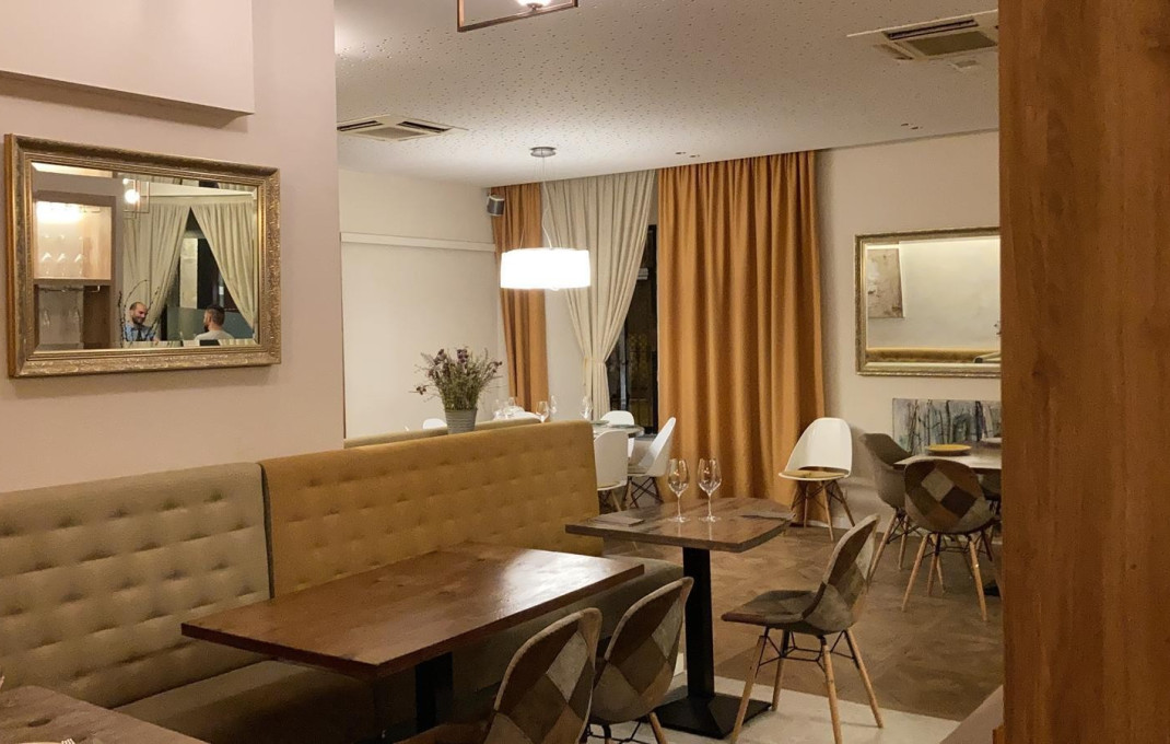 Transfer - Restaurant -
Barcelona - Eixample - Izquierdo Alto