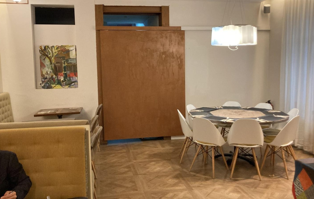 Transfer - Restaurant -
Barcelona - Eixample - Izquierdo Alto