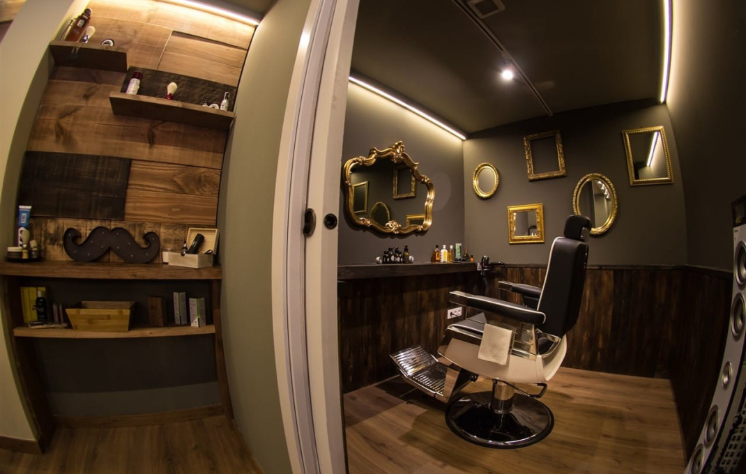 Traspaso - Peluquerias y Estetica -
Barcelona - Nou Barris