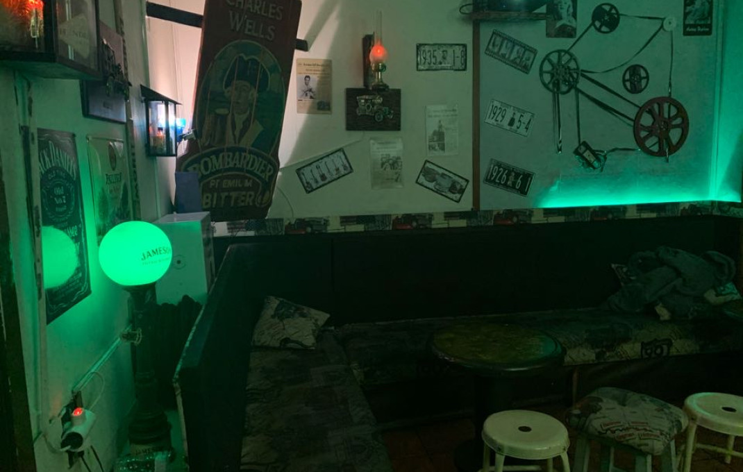 Transfert - Bar Copas Musical -
Barcelona - Eixample Izquierdo