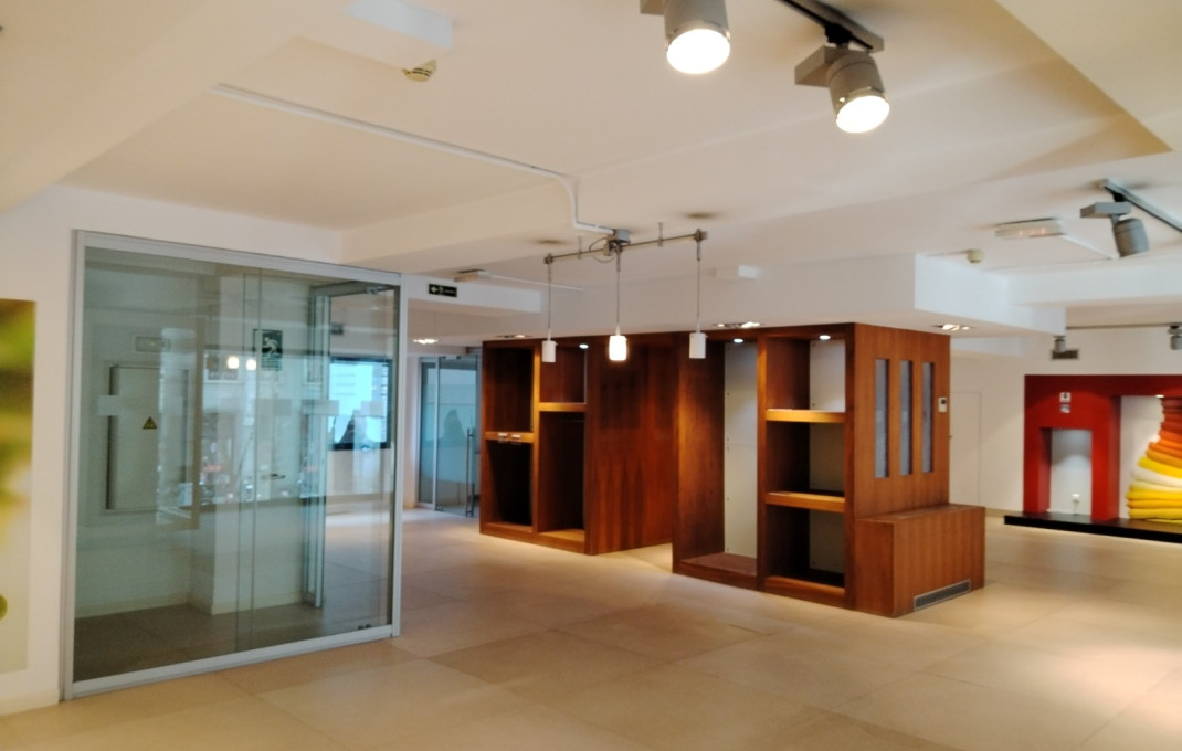 Venta - Local comercial -
Barcelona - Gràcia