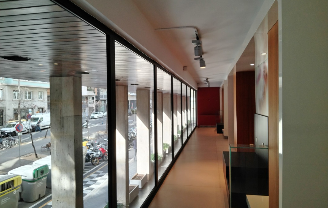 Venta - Local comercial -
Barcelona - Gràcia