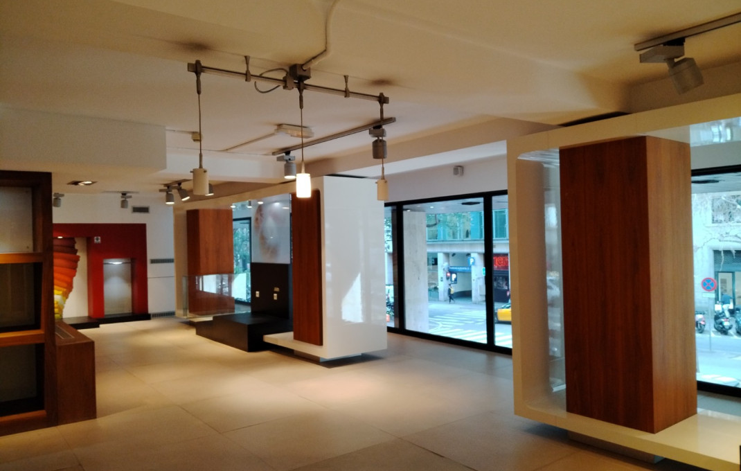 Venta - Local comercial -
Barcelona - Gràcia