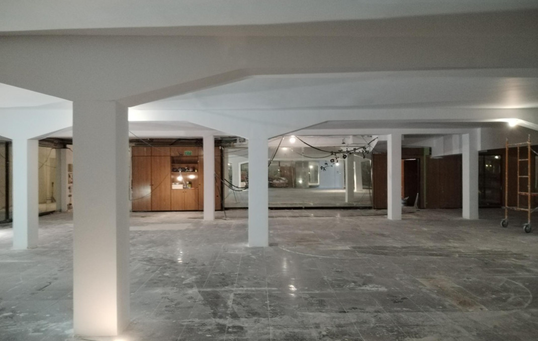 Rental - Local comercial -
Barcelona - Sarria-Sant Gervasi