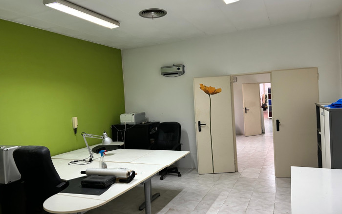 Sale - Local comercial -
El Prat de Llobregat - Prat