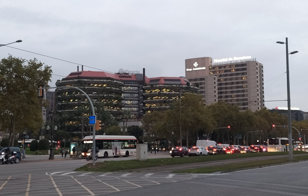 Sale - Edificio -
Barcelona - Sants