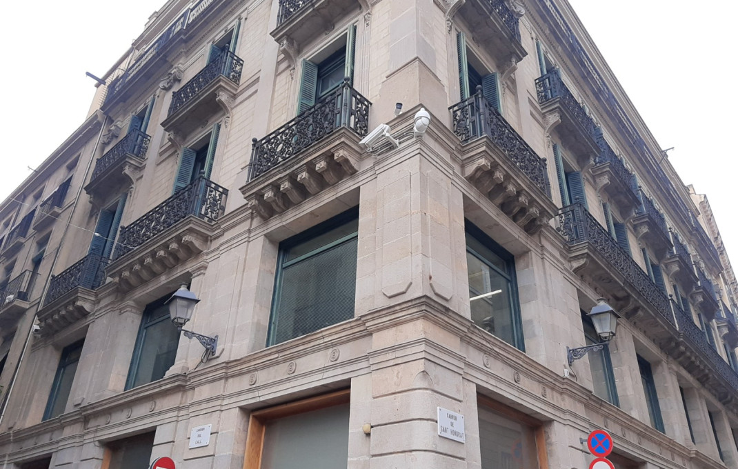 Profitable sale - Edificio -
Barcelona - Ciutat Vella