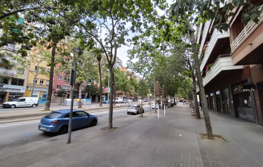 Profitable sale - Edificio -
Barcelona - Vilapicina