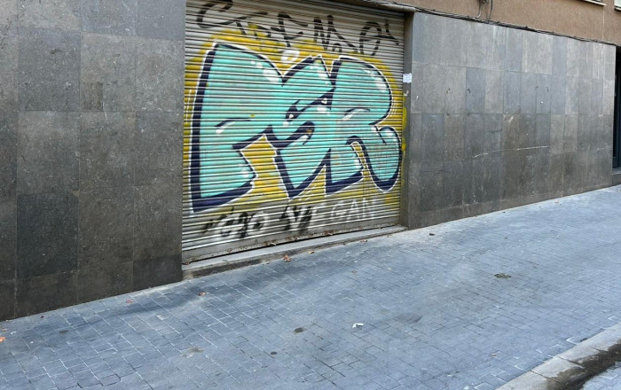 Sale - Local comercial -
Barcelona - Sants