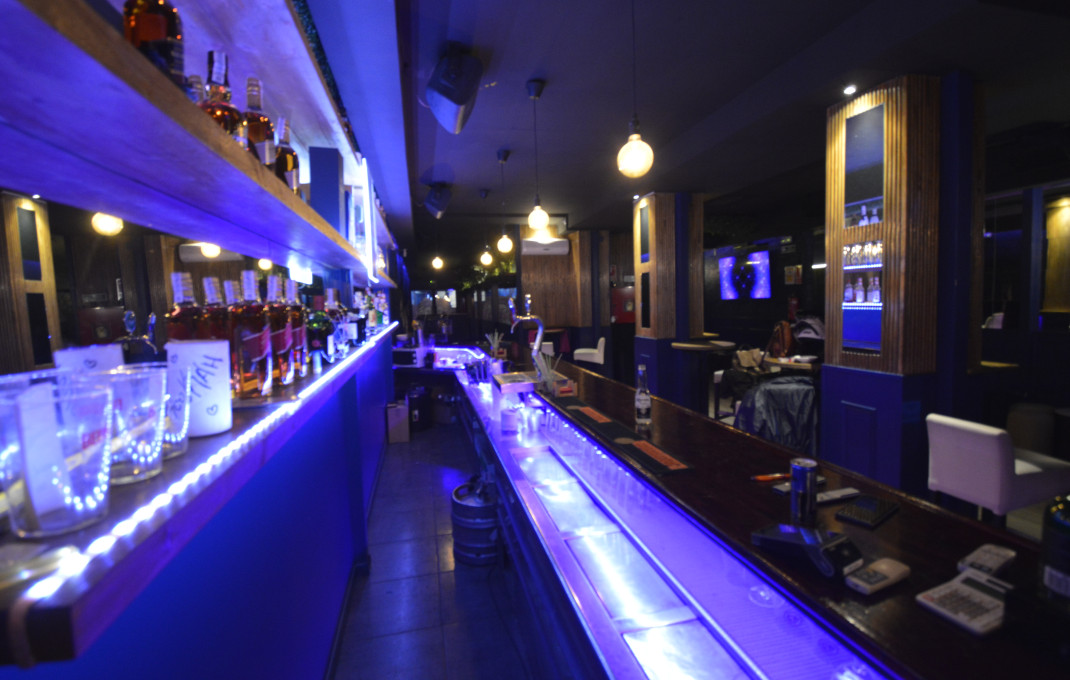 Transfert - Bar Copas Musical -
Barcelona - Eixample Izquierdo